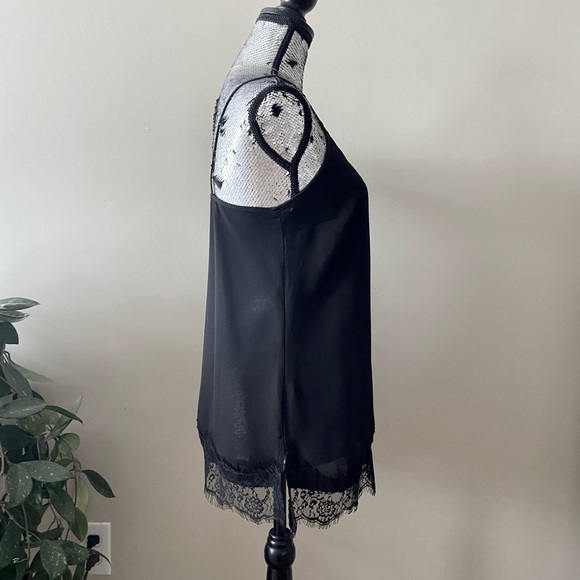 𝅺⭐️2 FOR $20⭐️ COMO BLACK Camisole Blouse With Lace Hem. Black size Small. - Picture 8 of 12
